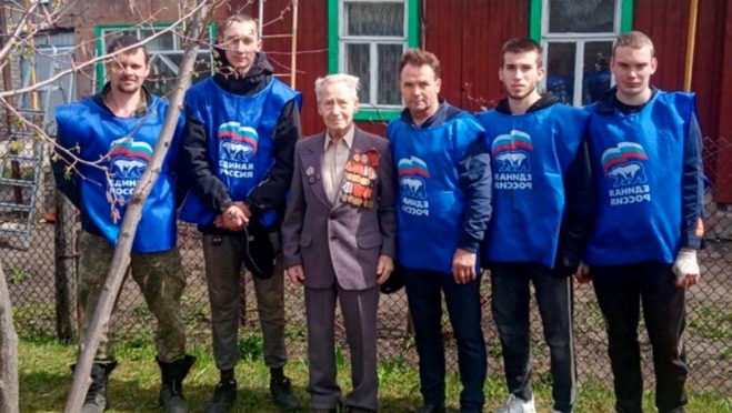old 109877 В Ковылкино активисты покрасили дом ветерану