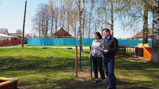 old 109987 В Красном Клину Рузаевского района начинается установка детской площадки
