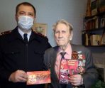 old 110010 В Мордовии полицейские поздравили ветерана с Днем Победы