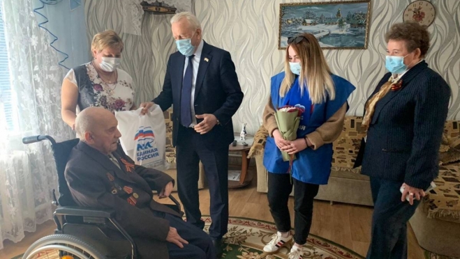 old 110035 Депутаты Госсобрания РМ поздравили ветеранов