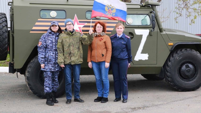 old 110046 Сотрудники СК и росгвардейцы прокатили школьника на «Тигре»