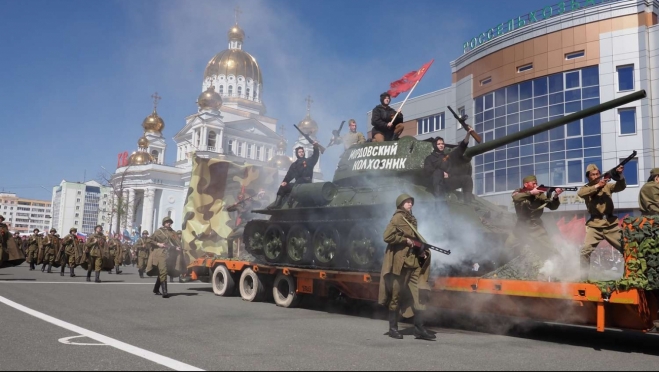 old 110077 В Саранске состоялся парад