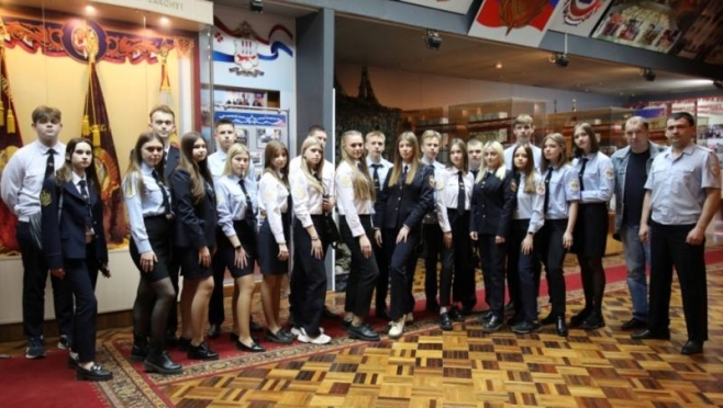 old 110084 Для студентов в Саранске провели экскурсию в музей МВД