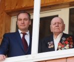 old 110087 В Рузаевке Глава РМ посетил ветерана и поздравил его с Днём Победы