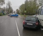 old 110175 В Саранске иномарка врезалась в «Ладу» и автобус