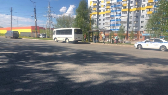 old 110325 В Саранске в салоне автобуса пострадала при падении 83 -летняя женщина