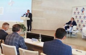 old 110396 Глава РМ встретился с предпринимателями Республики