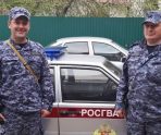 old 110411 В Темникове росгвардейцы спасли собаку