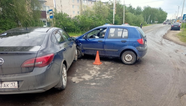 old 110990 В Ковылкино при буксировке автомобиля пострадал водитель