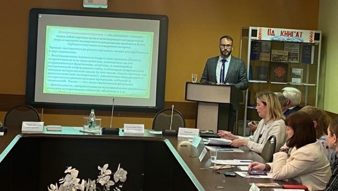 old 111083 Круглый стол, посвященный русскому языку, провели в Саранске