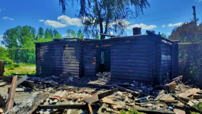 old 111803 В Инсарском районе при пожаре мужчина получил множественные ожоги