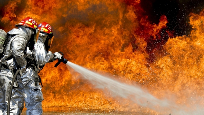 old 112027 В Саранске тушили 100 «квадратов» картона