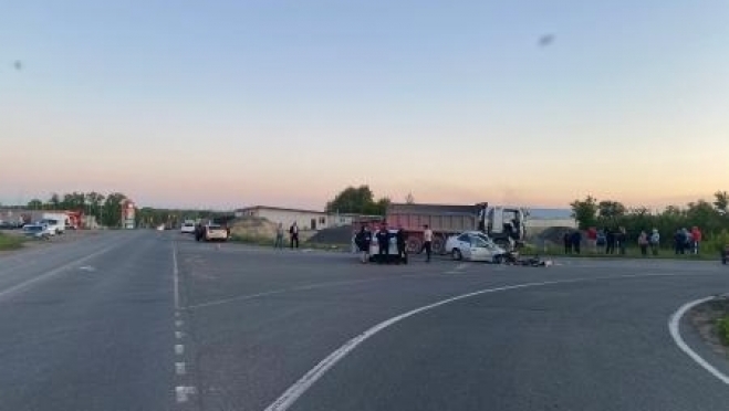 old 112069 В Чамзинском районе водитель иномарки влетел в «Ладу» и убил ее водителя