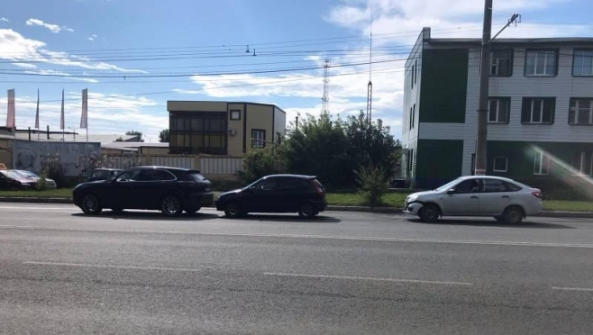 old 112862 В Саранске водитель «Лады» устроил ДТП с «Калиной» и Porsche Cayenne