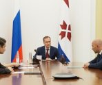 old 112918 В Саранске Глава РМ встретился с гендиректором ЗАО «Плайтерра»