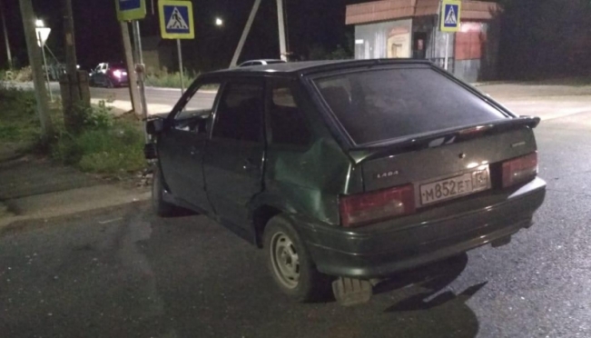 old 113759 В Рузаевке ВАЗ и «Лада» не поделили дорогу – 3 человека пострадали