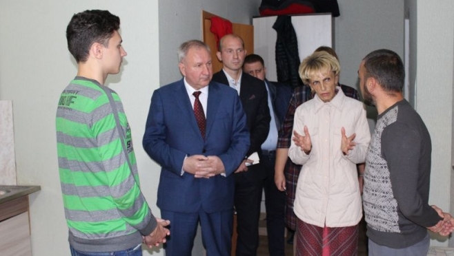 old 115151 Председатель Правительства РМ осмотрел условия проживания беженцев из Украины