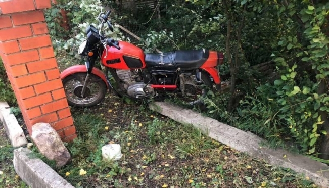 old 115279 В РМ двое подростков на мотоцикле наехали на юного велосипедиста и въехали в столб