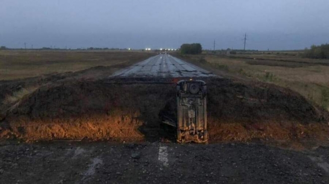 old 115470 В Оренбургской области иномарка влетела в котлован на дороге – пять человек пострадали
