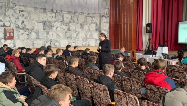 old 115478 Представитель Общественного совета при региональном МВД встретился со студентами