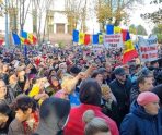 Порядка сорока тысяч человек в Молдавии митингуют и требуют отставки президента 12 Порядка сорока тысяч человек в Молдавии митингуют и требуют отставки президента old 115778 Порядка сорока тысяч человек в Молдавии митингуют и требуют отставки президента