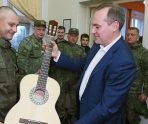 Глава Мордовии привез мобилизованным землякам гитару 5 Глава Мордовии привез мобилизованным землякам гитару old 115957 Глава Мордовии привез мобилизованным землякам гитару