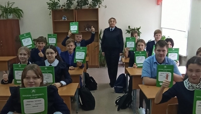 old 116129 Со школьниками Большеигнатовского района провели занятия с привлечением «Лаборатории безопасности»