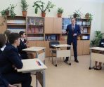 old 116440 Глава РМ поговорил о важном со школьниками Саранска