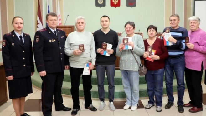 old 116904 В Мордовии вручили паспорта гражданам, прибывшим из новых регионов