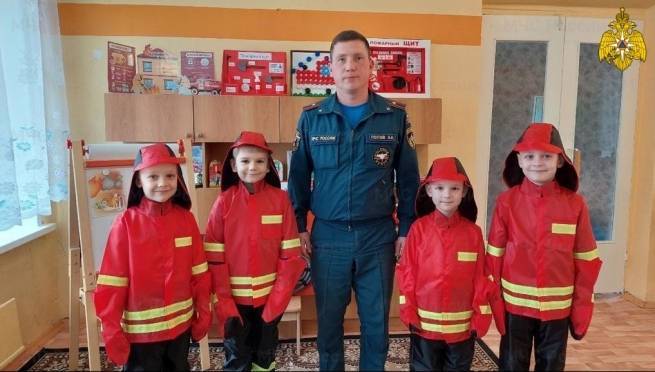 В Ковылкино сотрудники МЧС России провели профилактическую беседу с дошкольниками 7 В Ковылкино сотрудники МЧС России провели профилактическую беседу с дошкольниками old 117808 В Ковылкино сотрудники МЧС России провели профилактическую беседу с дошкольниками