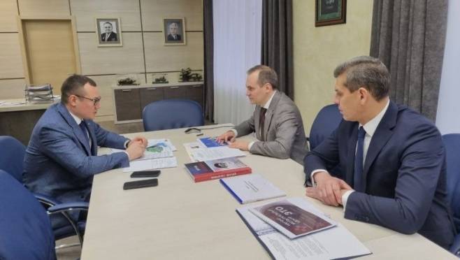 Глава Мордовии встретился со статс-секретарем «Роскосмоса» 10 Глава Мордовии встретился со статс-секретарем «Роскосмоса» old 117994 Глава Мордовии встретился со статс-секретарем «Роскосмоса»