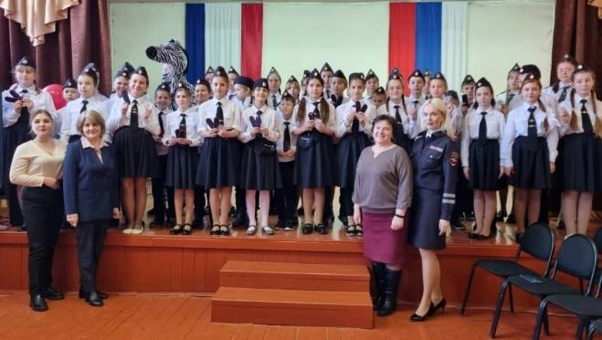 Церемония посвящения школьников в отряд юных инспекторов движения состоялась в Темникове 9 Церемония посвящения школьников в отряд юных инспекторов движения состоялась в Темникове old 118254 Церемония посвящения школьников в отряд юных инспекторов движения состоялась в Темникове