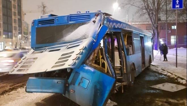 old 118336 В ДТП с автобусом в Москве пострадали 13 человек