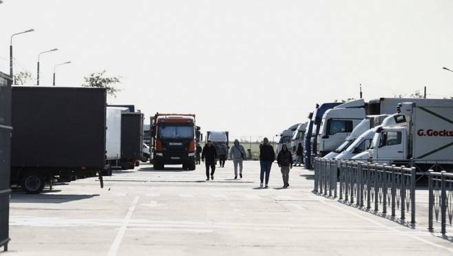 old 118374 В очереди на Керченскую переправу ожидают 370 машин