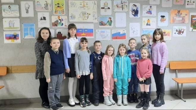 В Саранске подвели итоги конкурса детских рисунков «Юрист глазами ребёнка» 11 В Саранске подвели итоги конкурса детских рисунков «Юрист глазами ребёнка» old 118382 В Саранске подвели итоги конкурса детских рисунков «Юрист глазами ребёнка»