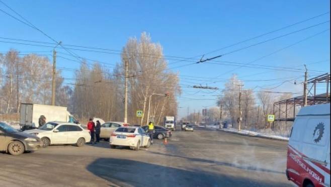 В Саранске «Лада» не пропустила иномарку – пострадали двое 5 В Саранске «Лада» не пропустила иномарку – пострадали двое old 118388 В Саранске «Лада» не пропустила иномарку – пострадали двое