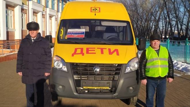 old 118415 В Красном Сельце появился новый школьный автобус