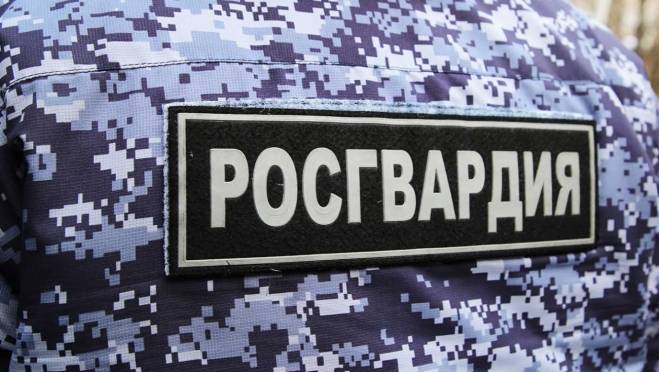 old 118466 В Саранске задержали мужчину, который повредил дверь в квартиру