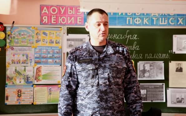 Росгвардейцы провели очередной "Урок мужества" для саранских школьников 13 Росгвардейцы провели очередной "Урок мужества" для саранских школьников old 118542 Росгвардейцы провели очередной "Урок мужества" для саранских школьников