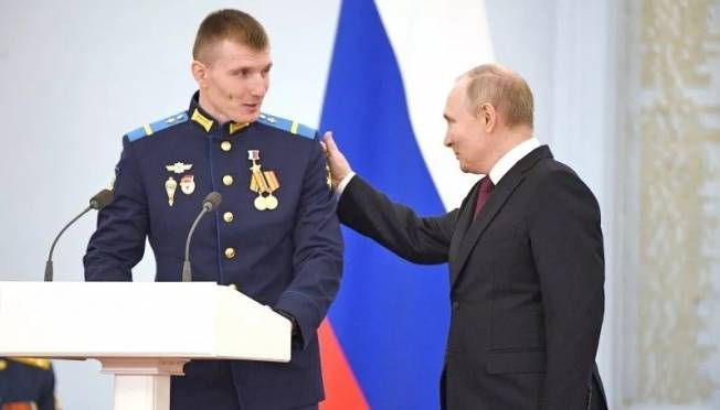 Президент Путин вручил медаль «Золотая Звезда» уроженцу Мордовии Давиду Малыйкину 9 Президент Путин вручил медаль «Золотая Звезда» уроженцу Мордовии Давиду Малыйкину old 118556 Президент Путин вручил медаль «Золотая Звезда» уроженцу Мордовии Давиду Малыйкину
