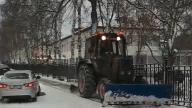 old 118591 Улицы Саранска убирают от снега 200 рабочих и 55 единиц коммунальной техники