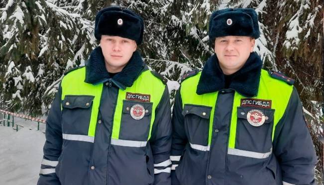 В Мордовии сотрудники Госавтоинспекции помогли водителю большегруза из Нижегородской области 10 В Мордовии сотрудники Госавтоинспекции помогли водителю большегруза из Нижегородской области old 119376 В Мордовии сотрудники Госавтоинспекции помогли водителю большегруза из Нижегородской области