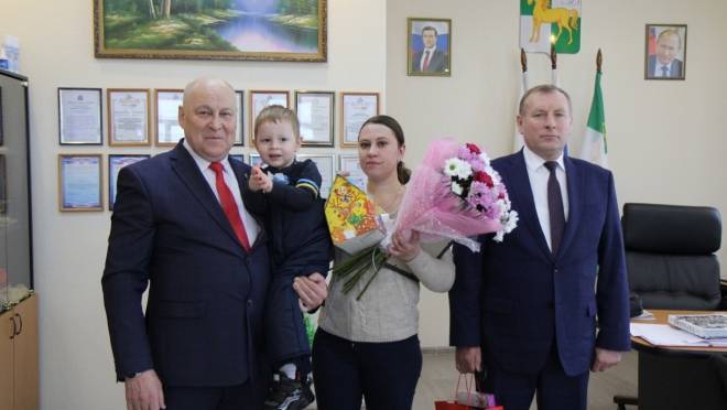 Глава Лямбирского района вручил благодарственные письма семьям военнослужащих в зоне СВО 4 Глава Лямбирского района вручил благодарственные письма семьям военнослужащих в зоне СВО old 119403 Глава Лямбирского района вручил благодарственные письма семьям военнослужащих в зоне СВО