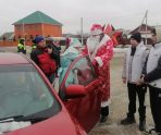 old 119452 В муниципальных районах Мордовии Полицейский Дед Мороз поздравил участников дорожного движения с наступающим праздником