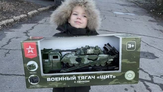 old 119461 Глава Мордовии выполнил желание дошкольника Максима из Донецка