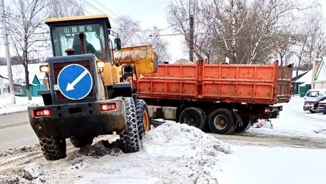 old 119849 Убирать улицы Саранска вышла 51 единица техники 14 января