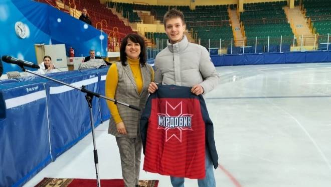 old 120141 Спортсменам Мордовии вручили новую экипировку