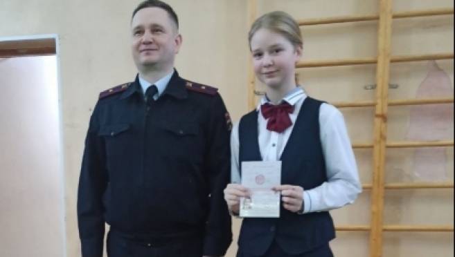 old 120202 В Рузаевском районе школьники получили паспорта на торжественной линейке