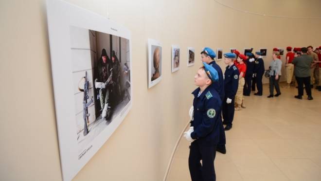 old 120278 В Саранске открылась фотовыставка «Донбасс 2022» военкора Владимира Аносова