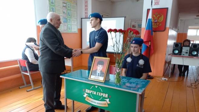 В Мордовии открыли «Парту героя», посвященную памяти полицейского Ивана Волченкова 5 В Мордовии открыли «Парту героя», посвященную памяти полицейского Ивана Волченкова old 120470 В Мордовии открыли «Парту героя», посвященную памяти полицейского Ивана Волченкова
